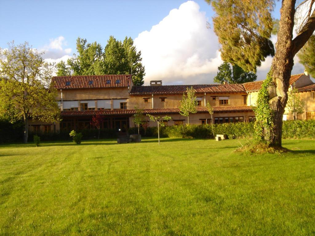 El Jardin De La Huerta Hotel Sahagun Exterior photo