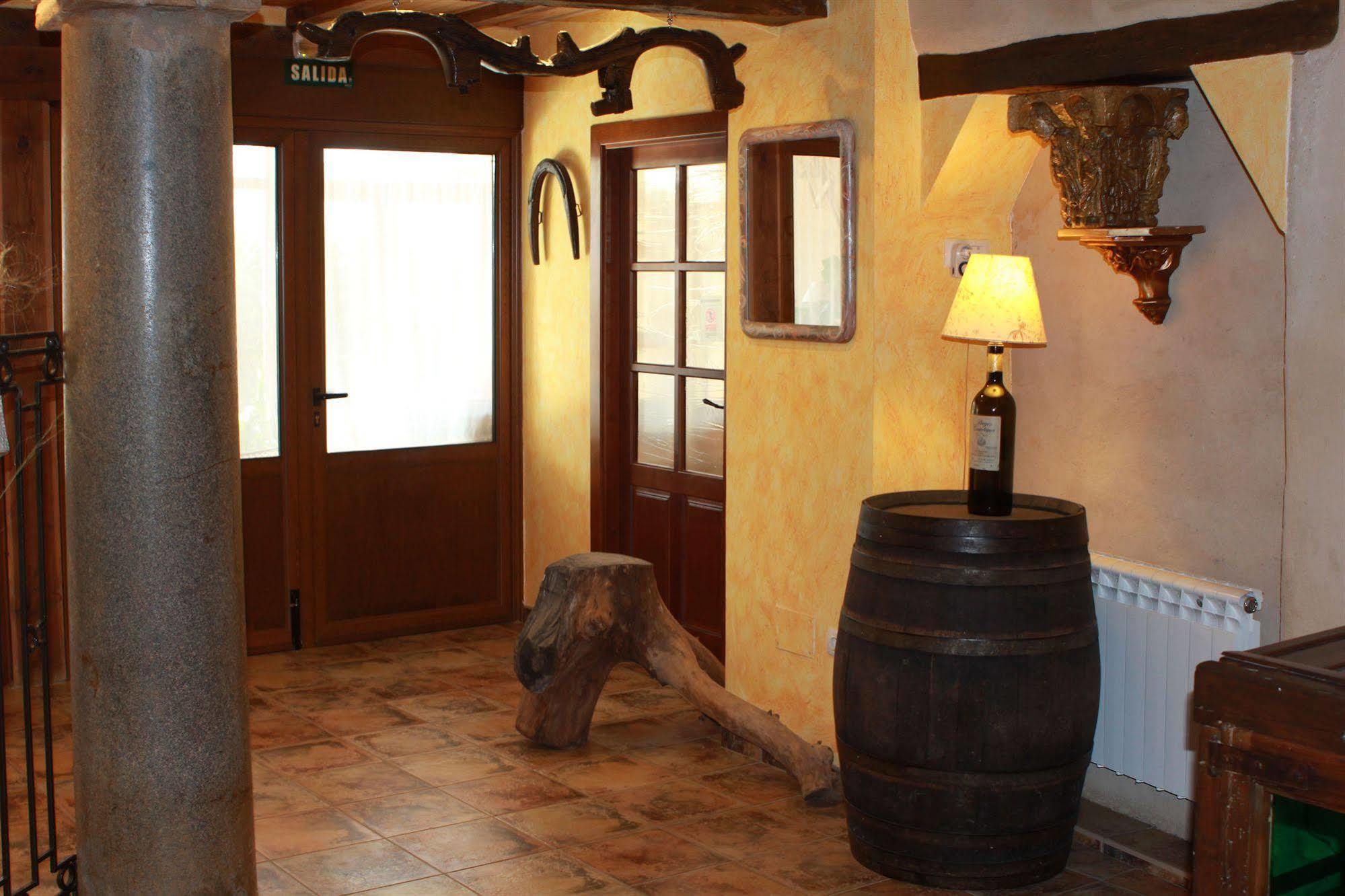 El Jardin De La Huerta Hotel Sahagun Exterior photo